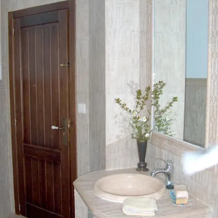 Villa Spacious House + Pool Zambra