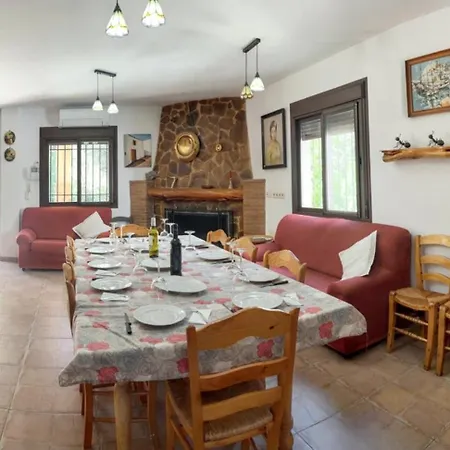 Villa Spacious House + Pool *